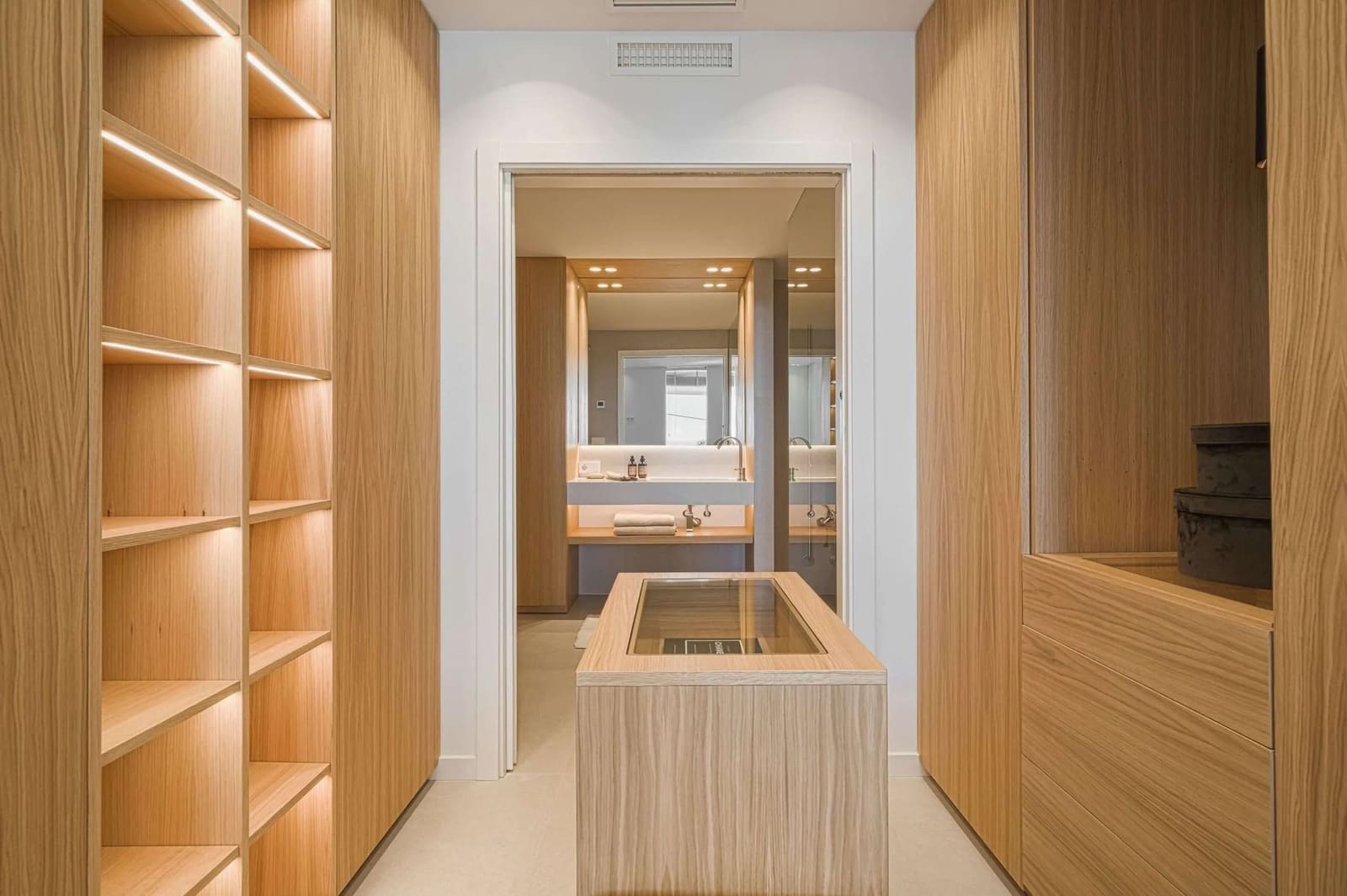 3 bedroom Apartment for sale in Marbella with pool - € 1,595,000 (Ref: 8358590)