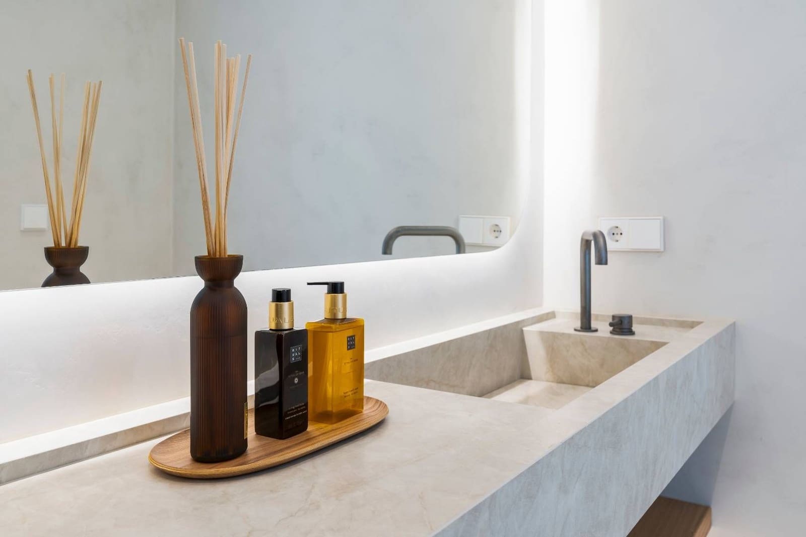 3 bedroom Apartment for sale in Benahavis with pool - € 975,000 (Ref: 8367607)