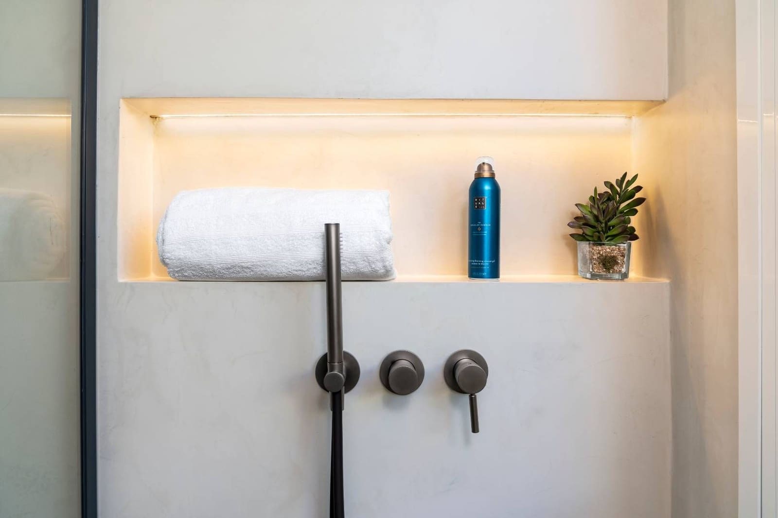 3 bedroom Apartment for sale in Benahavis with pool - € 975,000 (Ref: 8367607)