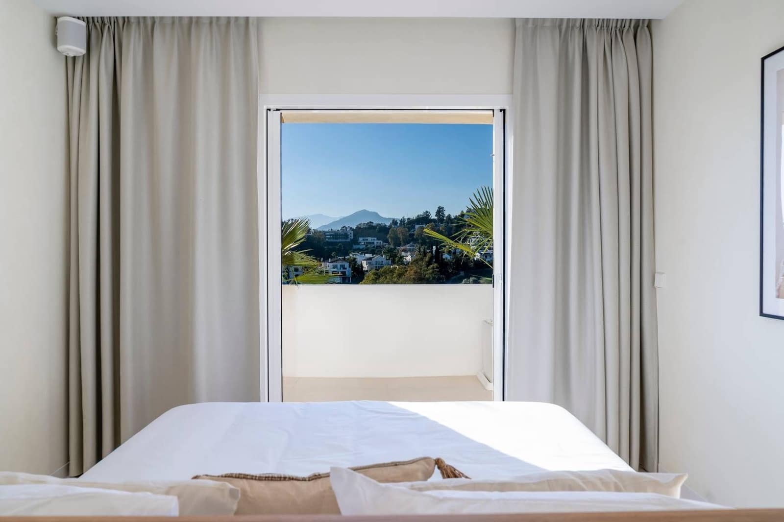 3 bedroom Apartment for sale in Benahavis with pool - € 975,000 (Ref: 8367607)