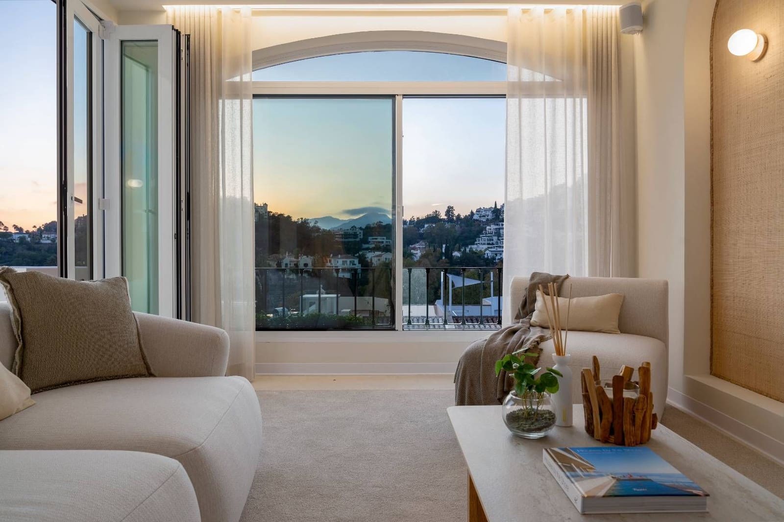 3 bedroom Apartment for sale in Benahavis with pool - € 975,000 (Ref: 8367607)