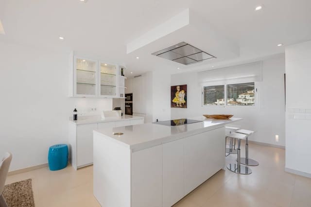 4 makuuhuone Huoneisto myytävänä paikassa Los Naranjos, Marbella - 1 795 000 € (Ref: 8369693)