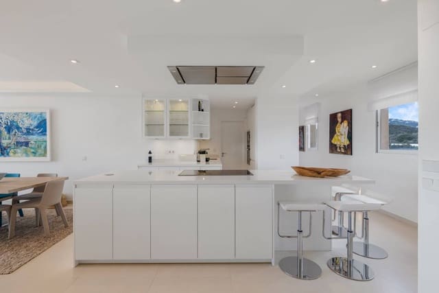 4 makuuhuone Huoneisto myytävänä paikassa Los Naranjos, Marbella - 1 795 000 € (Ref: 8369693)