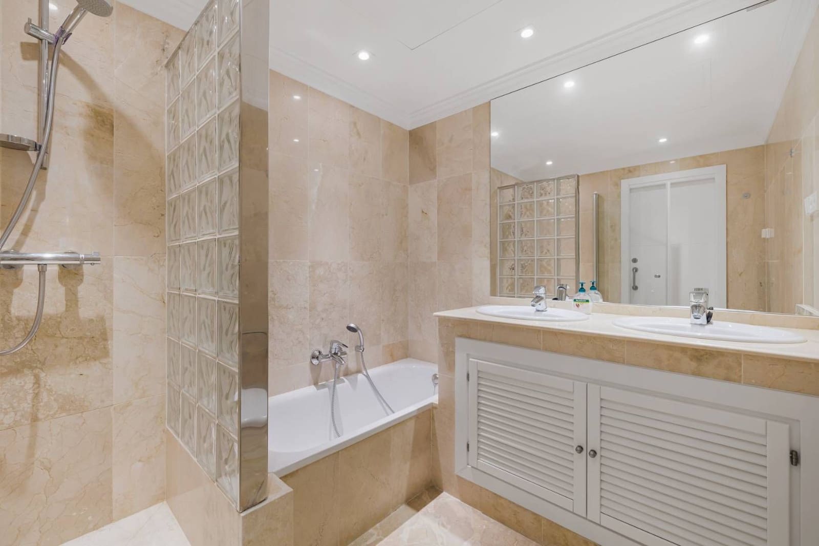 4 soveværelse Lejlighed til salg i Marbella - € 1.795.000 (Ref: 8369693)