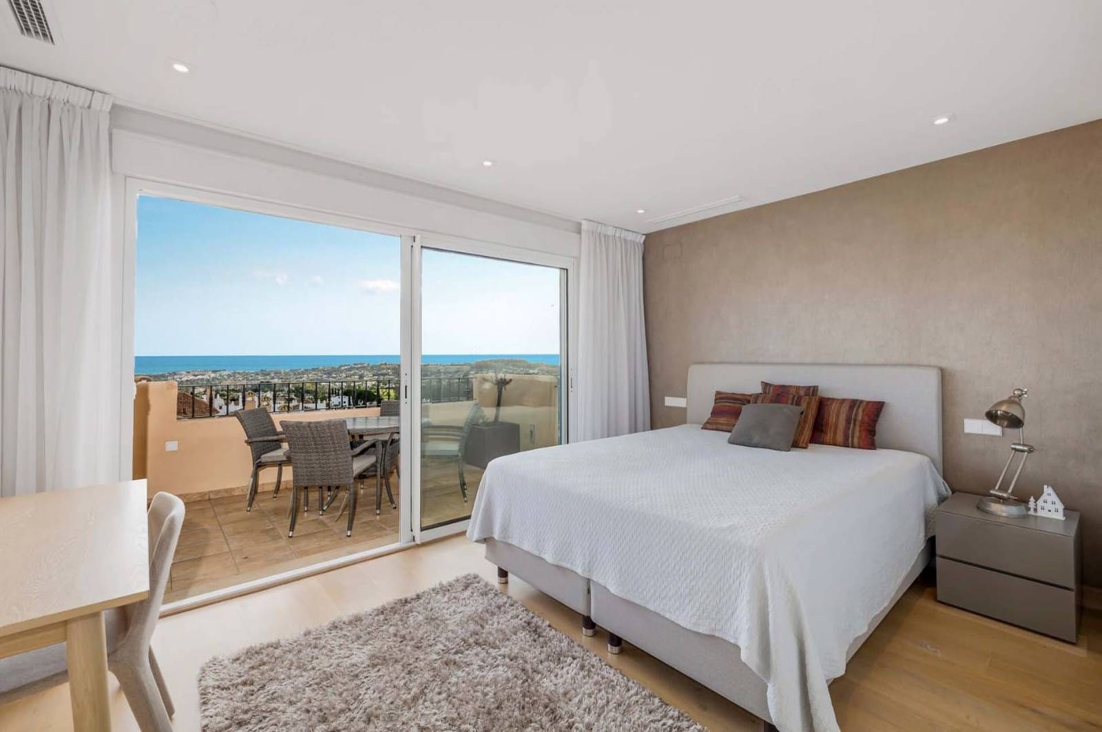 4 soveværelse Lejlighed til salg i Marbella - € 1.795.000 (Ref: 8369693)