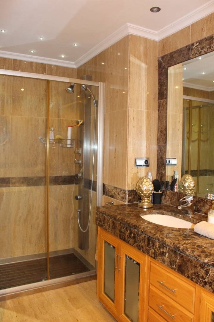 2 soveværelse Lejlighed til leje i Marbella med swimmingpool - € 6.000 (Ref: 8370543)