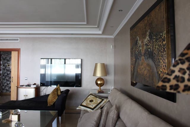 2 bedroom Apartment for rent in Puerto Banus, Marbella with pool - € 6,000 (Ref: 8370543)