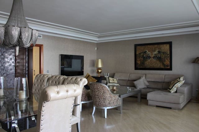 2 bedroom Apartment for rent in Puerto Banus, Marbella with pool - € 6,000 (Ref: 8370543)