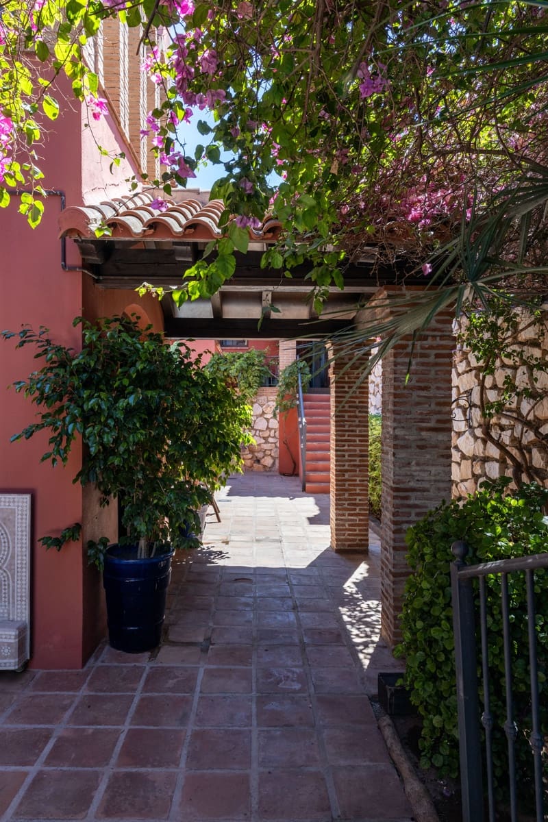 7 sypialnia Dom na sprzedaż w Alhaurin de la Torre z basenem - 850 000 € (Ref: 8374320)