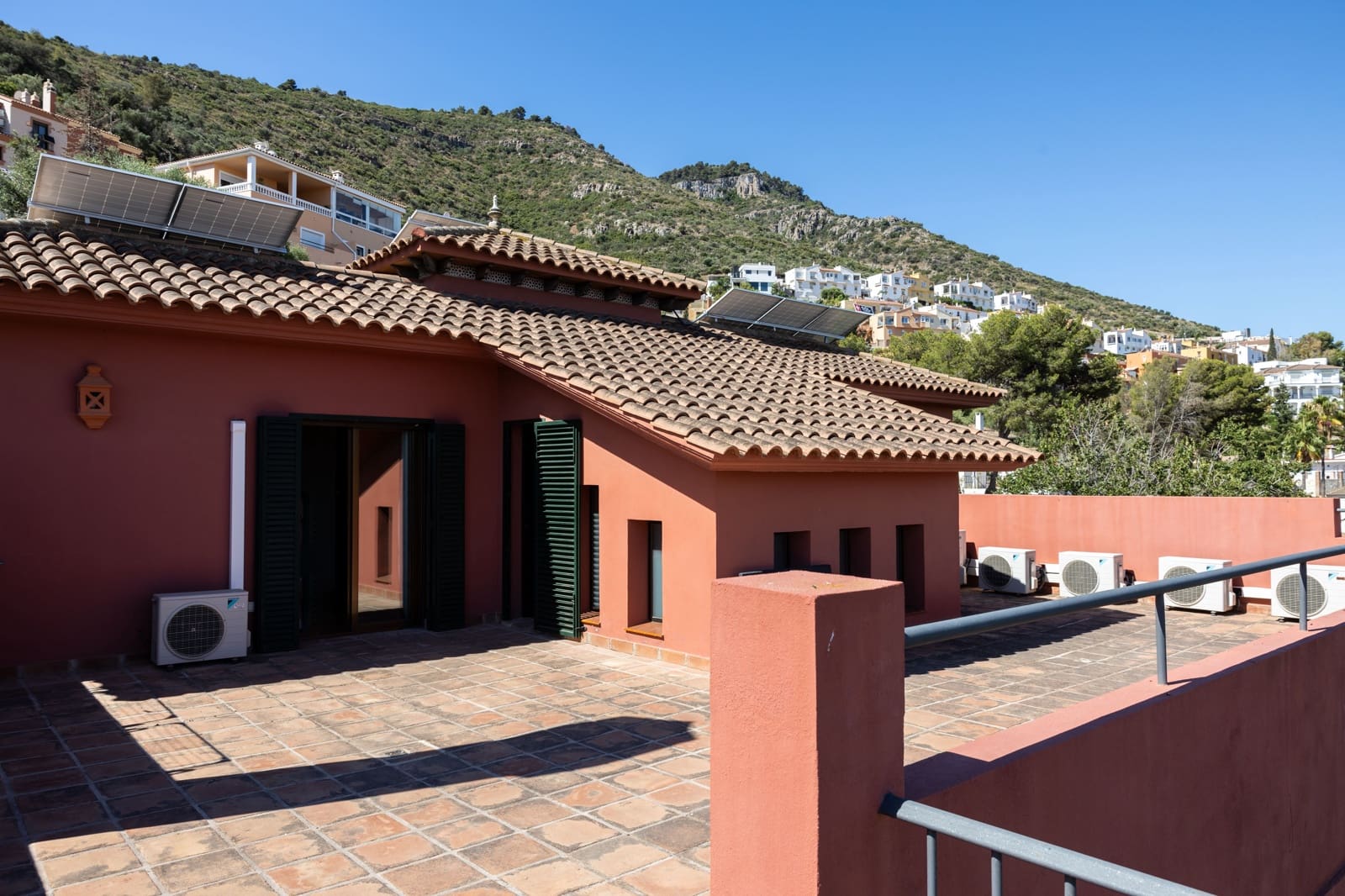 7 sypialnia Dom na sprzedaż w Alhaurin de la Torre z basenem - 850 000 € (Ref: 8374320)