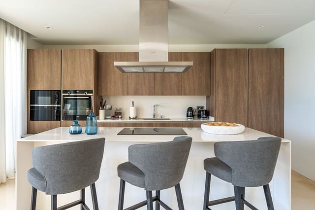 6 soveværelse Villa til salg i Los Naranjos, Marbella med swimmingpool - € 3.690.000 (Ref: 8383378)