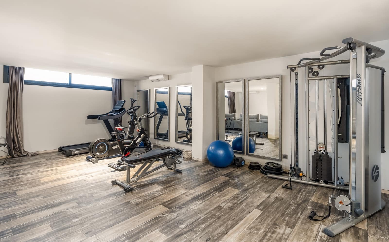 6 sypialnia Willa na sprzedaż w Marbella z basenem - 3 690 000 € (Ref: 8383378)