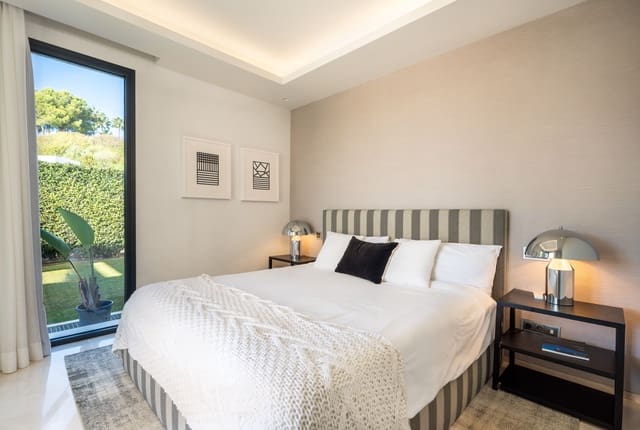 6 soveværelse Villa til salg i Los Naranjos, Marbella med swimmingpool - € 3.690.000 (Ref: 8383378)