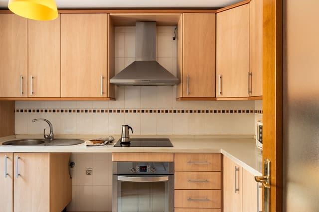 4 makuuhuone Omakotitalo myytävänä paikassa Torreblanca, Fuengirola mukana uima-altaan - 380 000 € (Ref: 8386035)