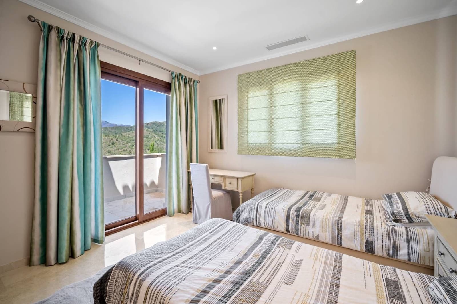 Casa de 7 habitaciones en Benahavís en venta con piscina - 2.475.000 € (Ref: 8387753)