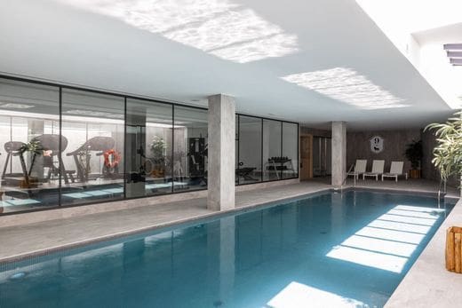 2 sypialnia Apartament na sprzedaż w Marbella z basenem - 1 420 000 € (Ref: 8395660)