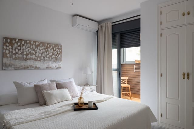 2 makuuhuone Kattohuoneisto myytävänä paikassa Las Gaviotas  - Carvajal, Fuengirola mukana uima-altaan - 479 000 € (Ref: 8397670)