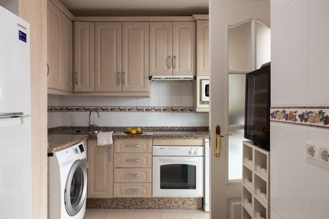 2 makuuhuone Kattohuoneisto myytävänä paikassa Las Gaviotas  - Carvajal, Fuengirola mukana uima-altaan - 479 000 € (Ref: 8397670)