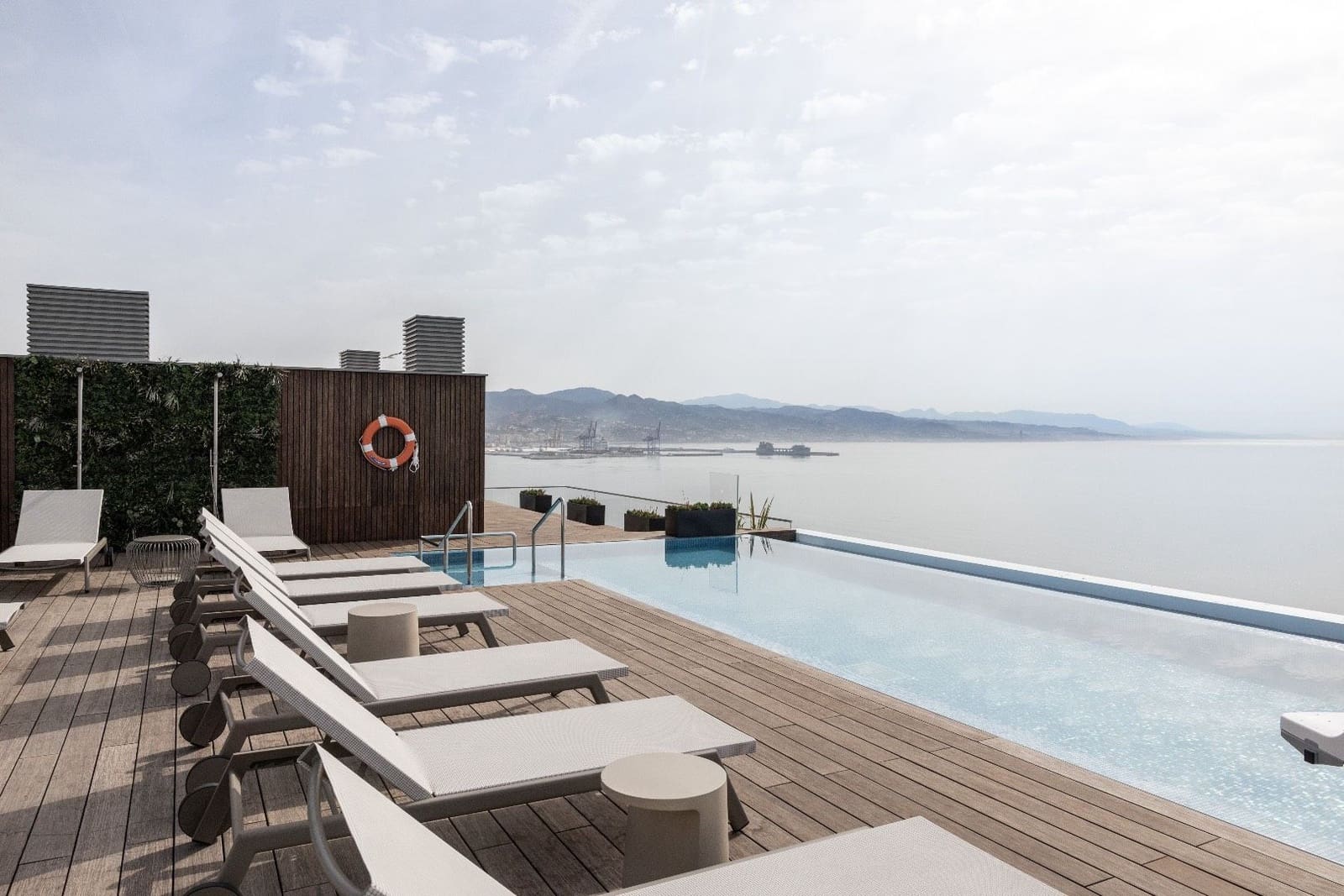 4 soveværelse Lejlighed til salg i Malaga by med swimmingpool - € 3.750.000 (Ref: 8397953)