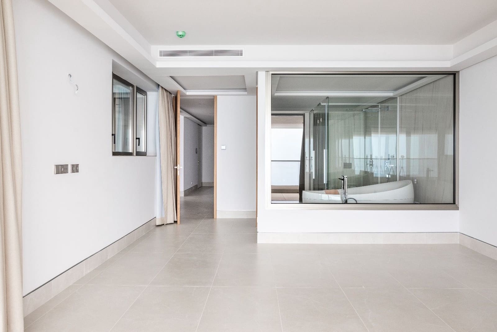 4 soveværelse Lejlighed til salg i Malaga by med swimmingpool - € 3.750.000 (Ref: 8397953)