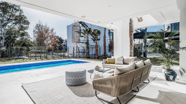 4 soveværelse Byhus til salg i Atalaya-Isdabe, Estepona med swimmingpool - € 2.200.000 (Ref: 8484911)