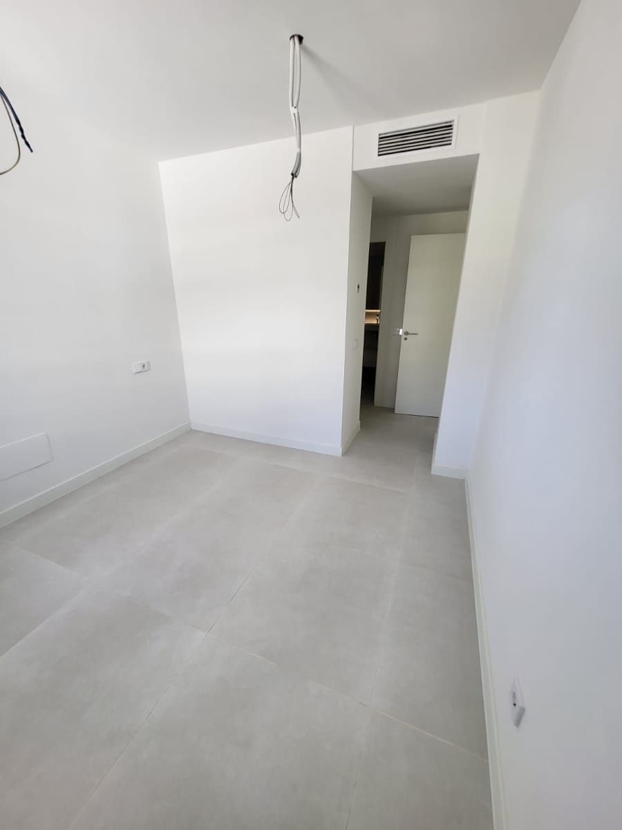 2 bedroom Apartment for sale in Fuengirola - € 850,000 (Ref: 8506954)