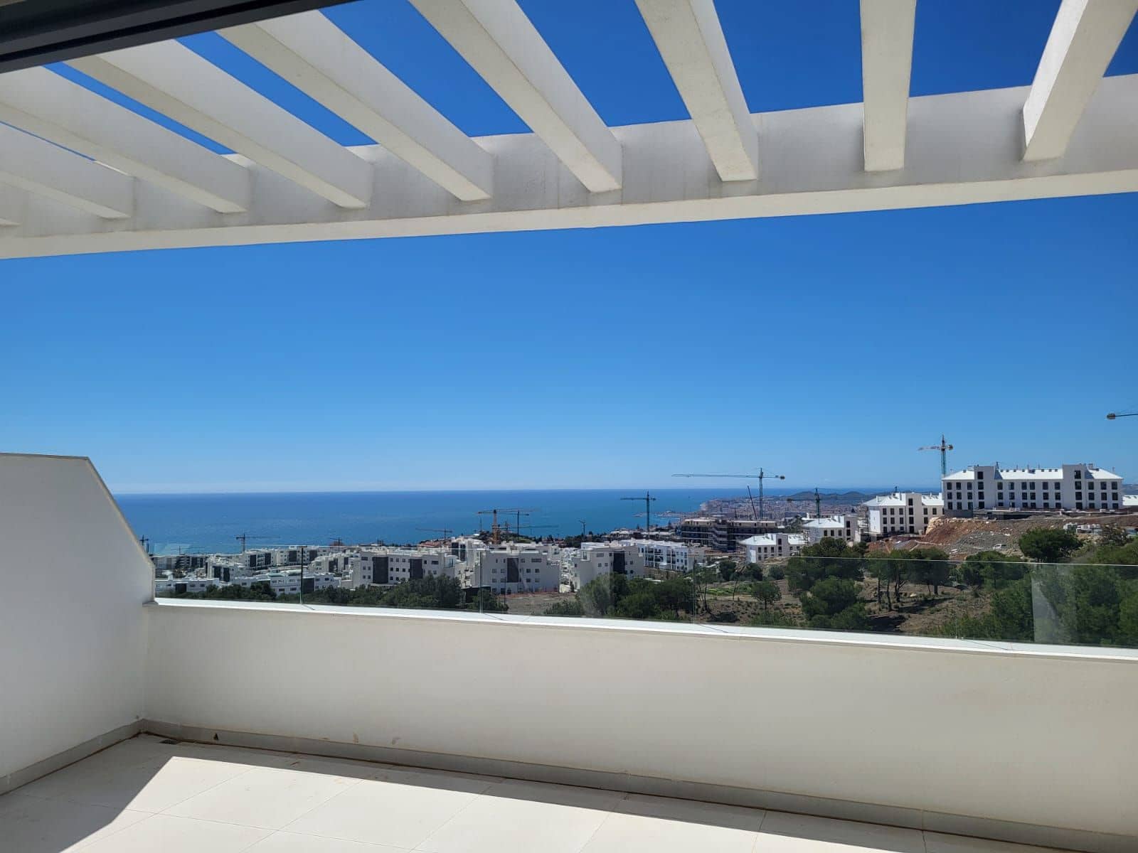 2 bedroom Apartment for sale in Fuengirola - € 850,000 (Ref: 8506954)