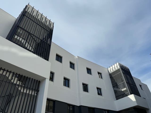 2 makuuhuone Kattohuoneisto myytävänä paikassa El Higuerón, Fuengirola - 850 000 € (Ref: 8506955)