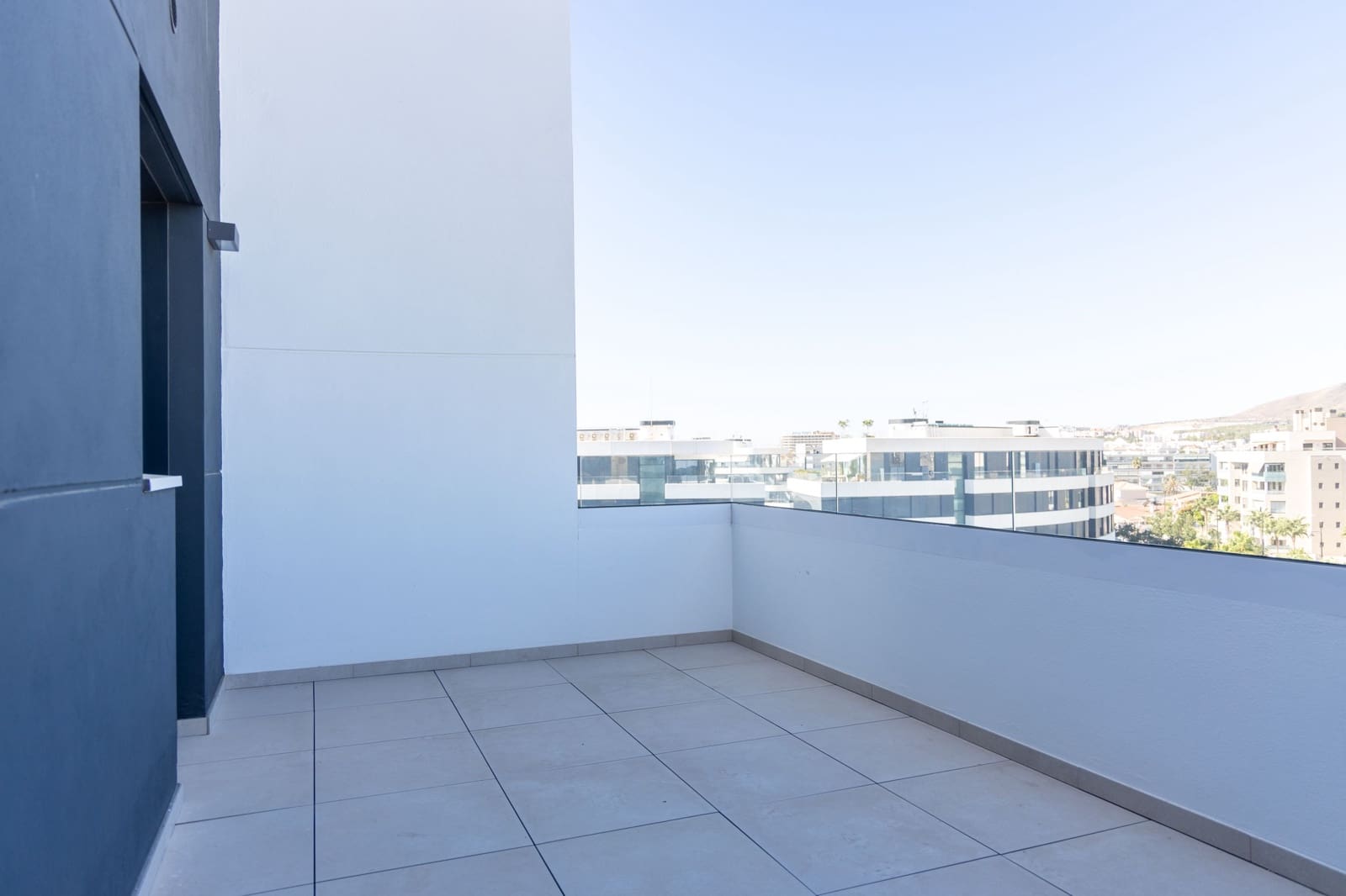 3 slaapkamer Penthouse te huur in Torremolinos - € 5.700 (Ref: 8510588)