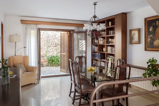 5 bedroom Townhouse for sale in Son Espanyolet, Palma de Mallorca - € 1,050,000 (Ref: 8524708)