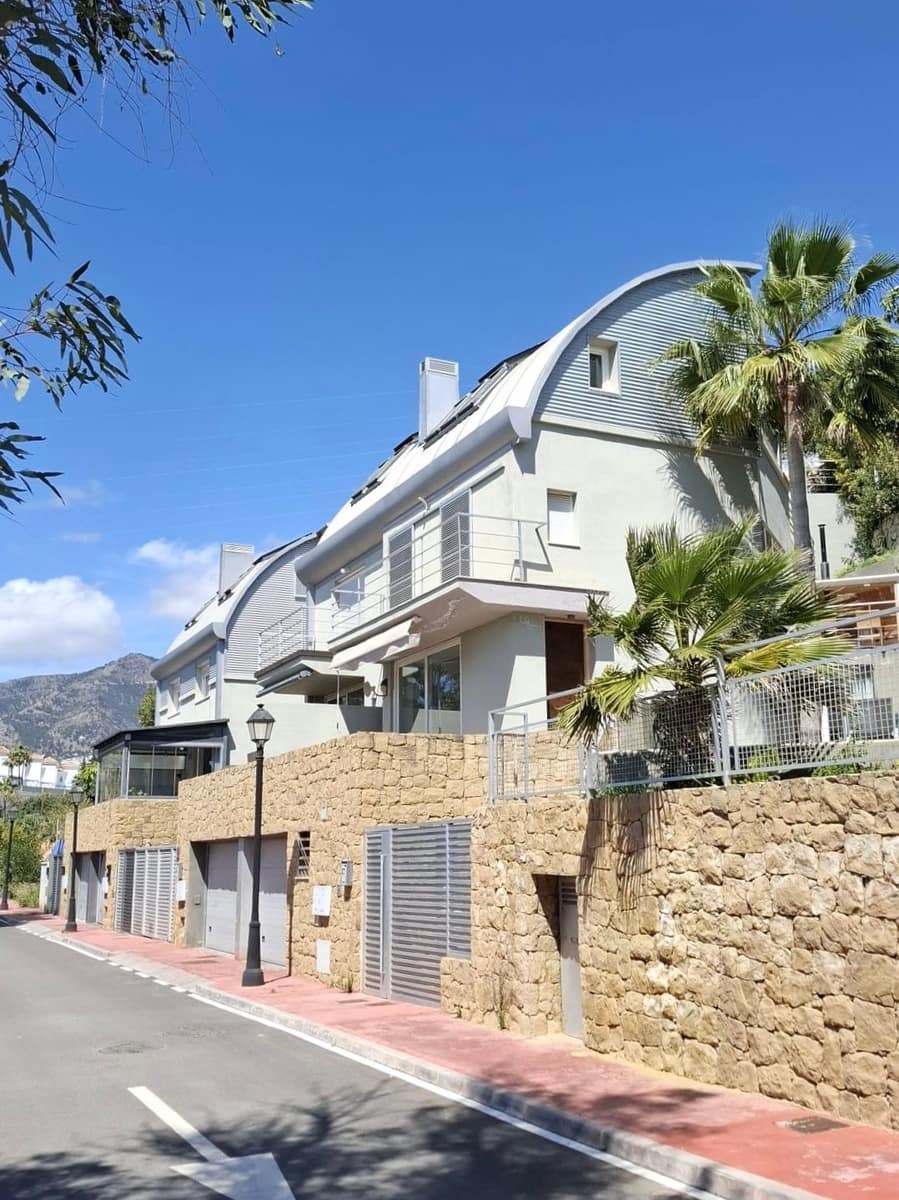 4 sypialnia Dom na sprzedaż w Fuengirola z basenem - 595 000 € (Ref: 8535545)