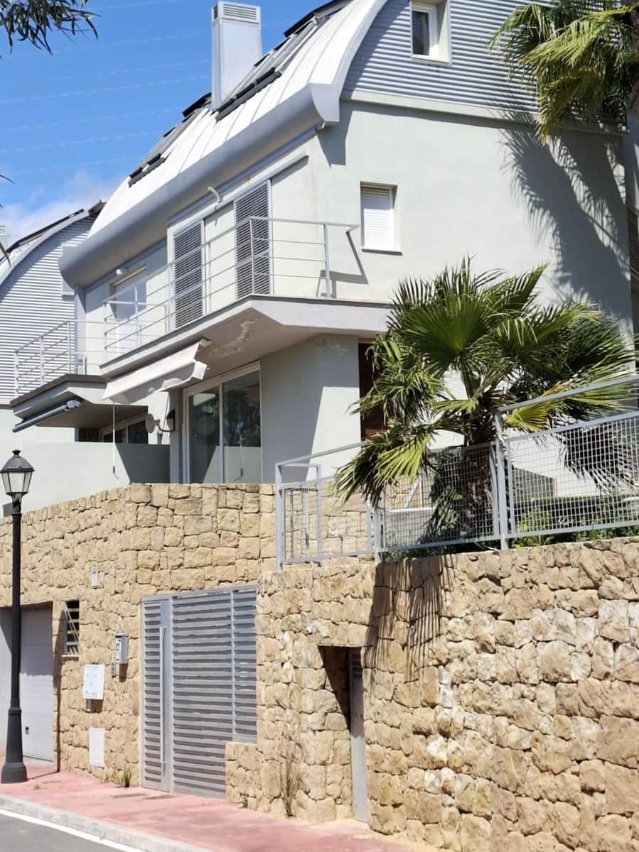 4 sypialnia Dom na sprzedaż w Fuengirola z basenem - 595 000 € (Ref: 8535545)