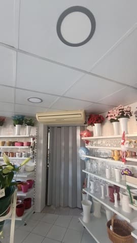 Commercial for sale in Plaza de Toros, Marbella - € 575,000 (Ref: 8546244)