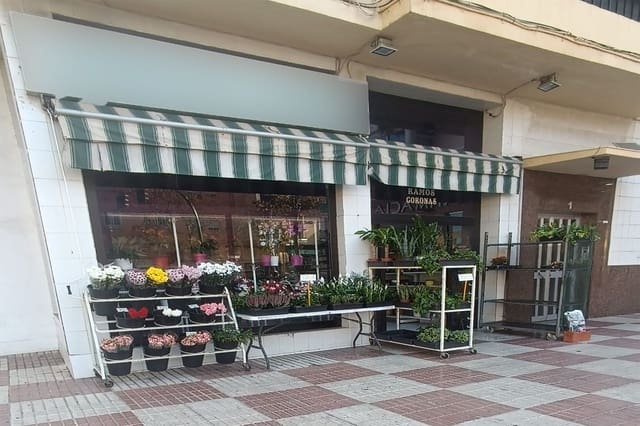 Commercial for sale in Plaza de Toros, Marbella - € 575,000 (Ref: 8546244)