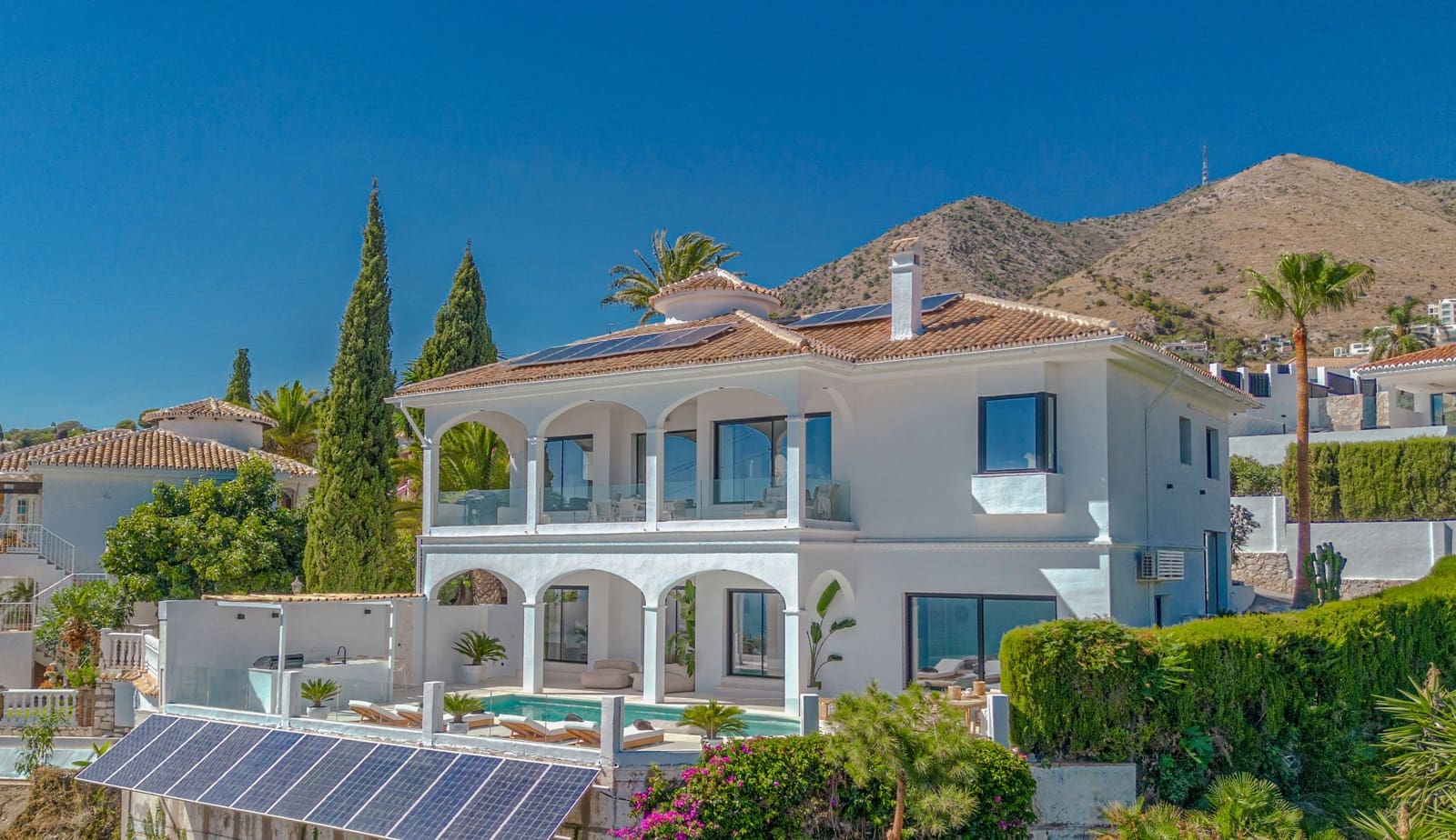 5 bedroom Villa for sale in Benalmadena with pool - € 2,695,000 (Ref: 8552302)
