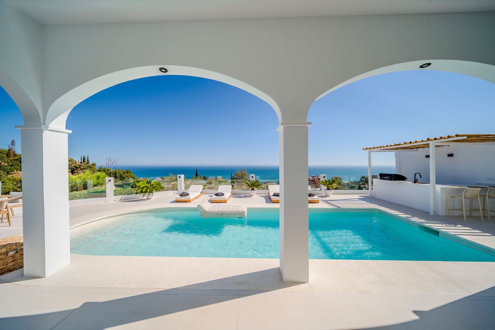 5 bedroom Villa for sale in Benalmadena with pool - € 2,695,000 (Ref: 8552302)