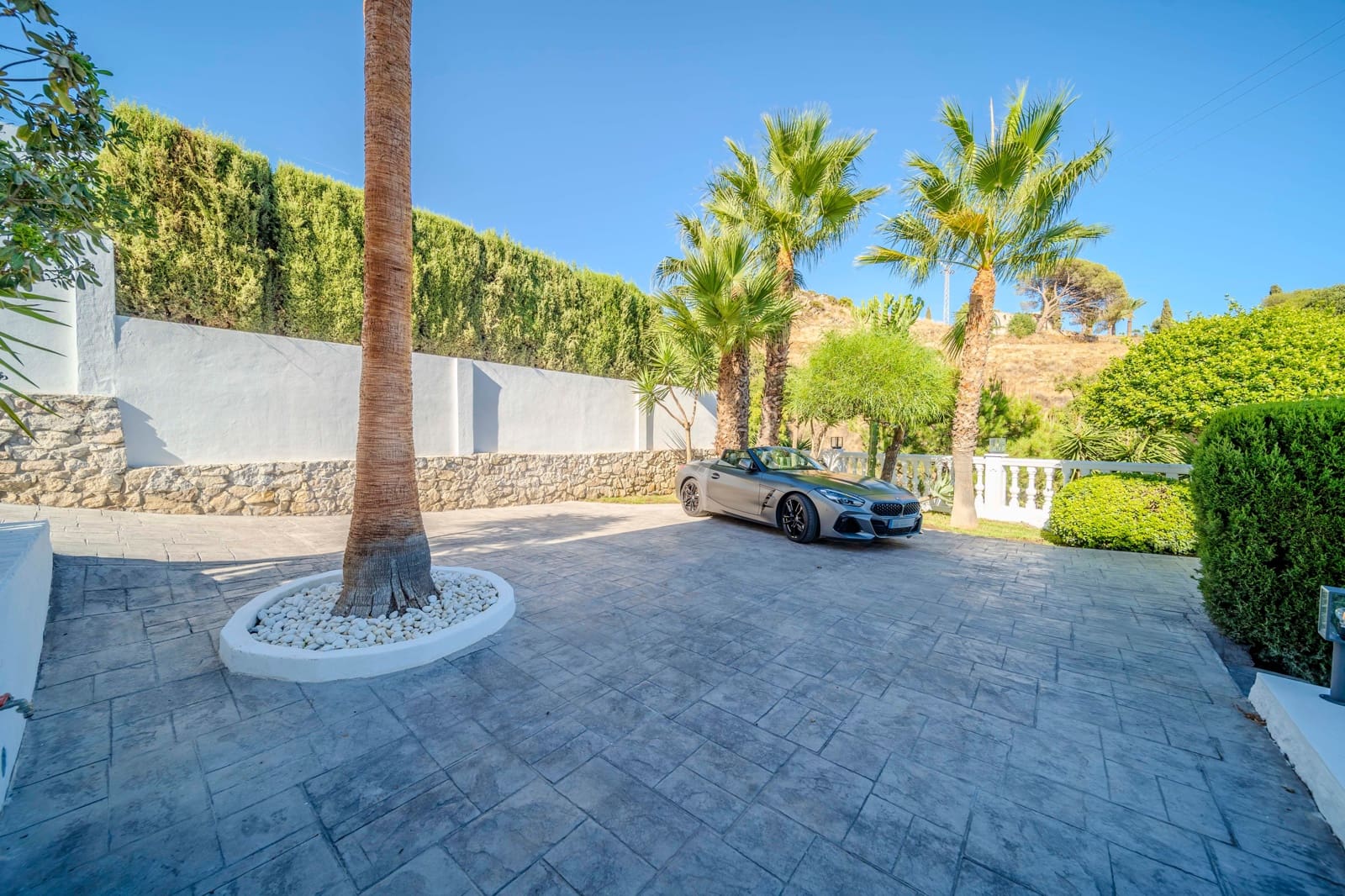 5 bedroom Villa for sale in Benalmadena with pool - € 2,695,000 (Ref: 8552302)