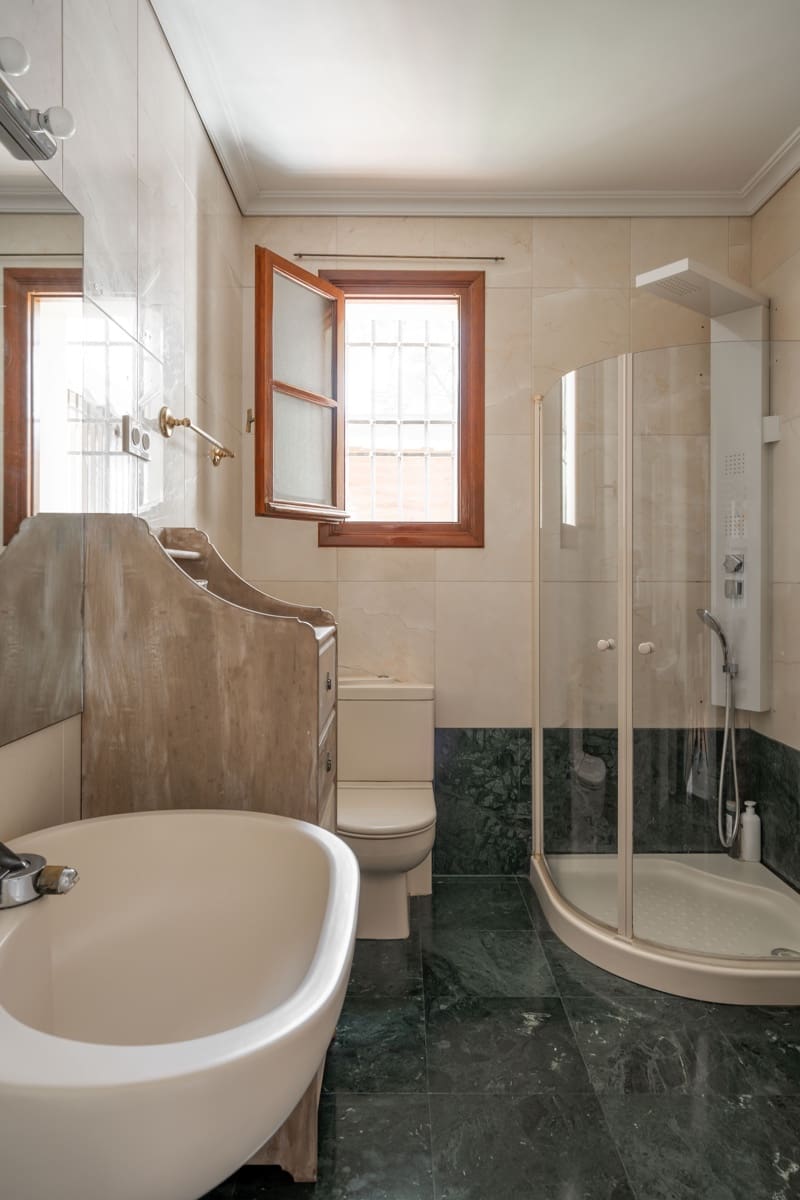 5 soveværelse Villa til salg i Malaga by med swimmingpool - € 1.990.000 (Ref: 8566875)