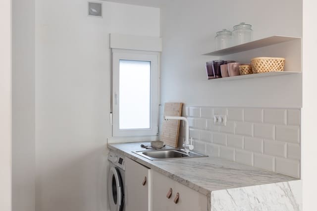 2 soverom Leilighet til salgs i Los Tilos, Málaga by - € 290 000 (Ref: 8569174)