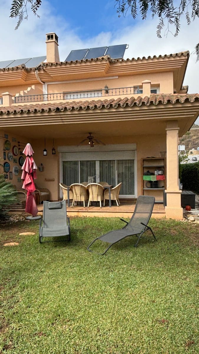 3 soverom Hus til salgs i Mijas Costa med svømmebasseng - € 539 000 (Ref: 8596102)