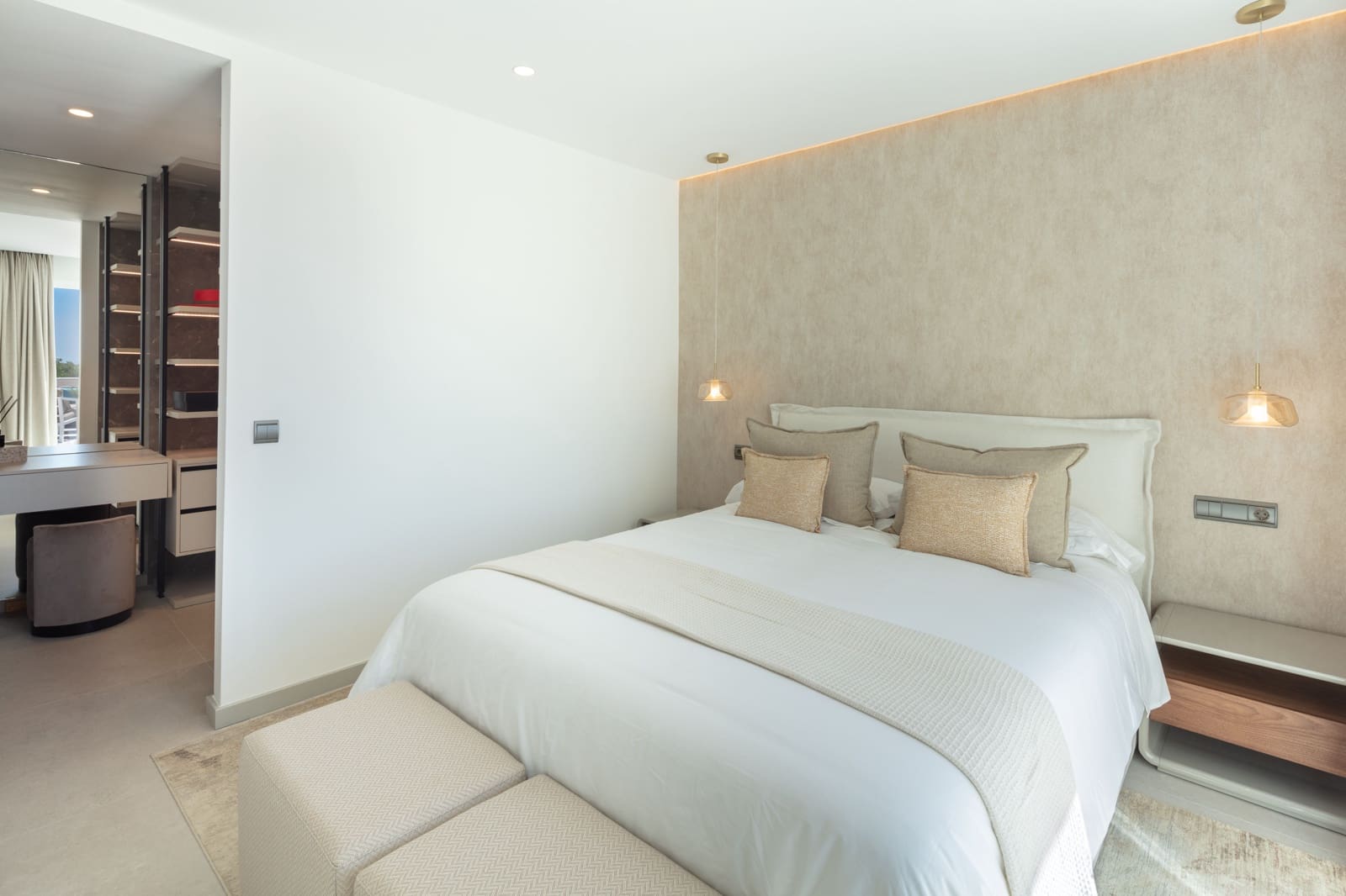 Ático de 3 habitaciones en Marbella en venta con piscina - 1.895.000 € (Ref: 8599016)