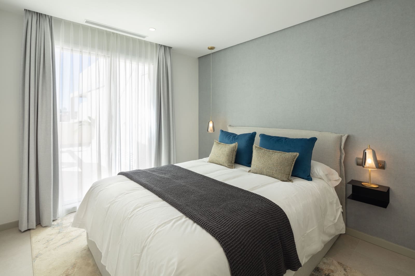 Ático de 3 habitaciones en Marbella en venta con piscina - 1.895.000 € (Ref: 8599016)