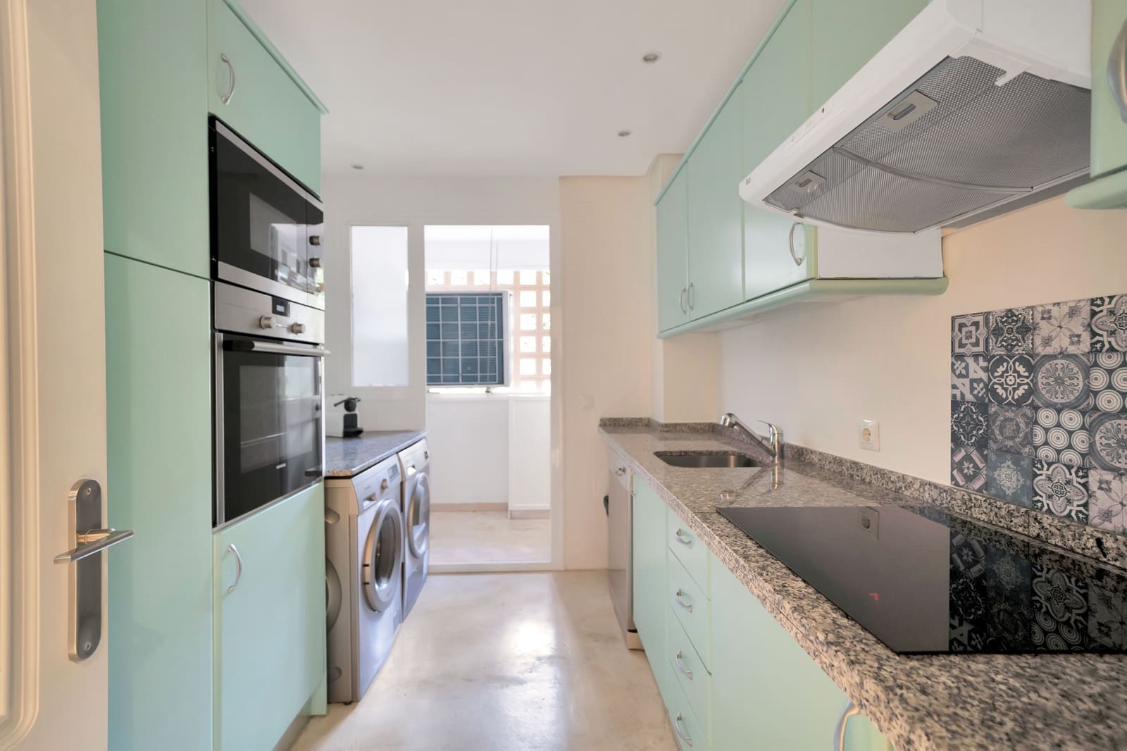 3 soveværelse Lejlighed til salg i Marbella med swimmingpool - € 750.000 (Ref: 8610038)