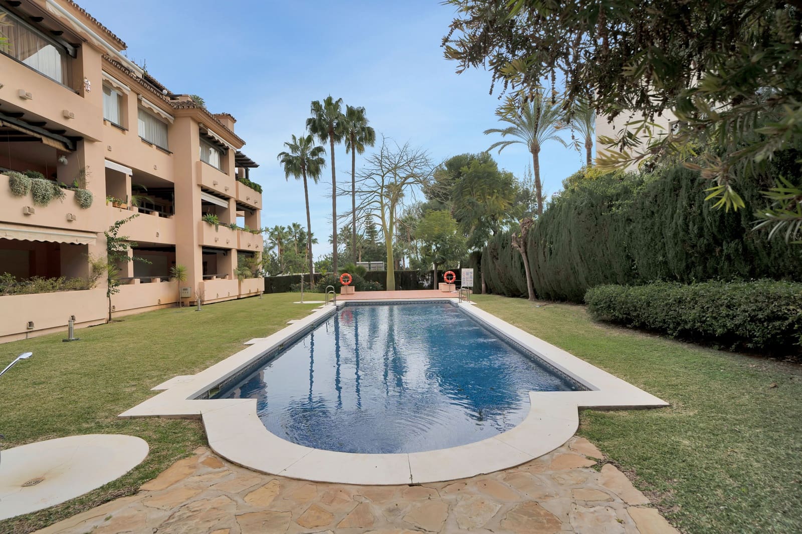 3 soveværelse Lejlighed til salg i Marbella med swimmingpool - € 750.000 (Ref: 8610038)