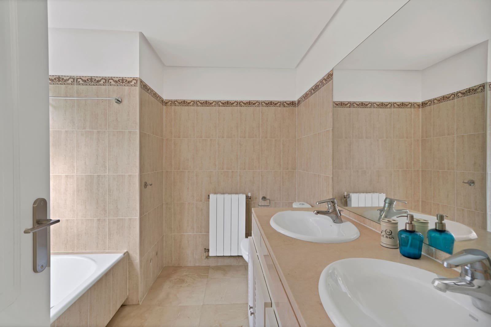 3 soveværelse Lejlighed til salg i Marbella med swimmingpool - € 750.000 (Ref: 8610038)