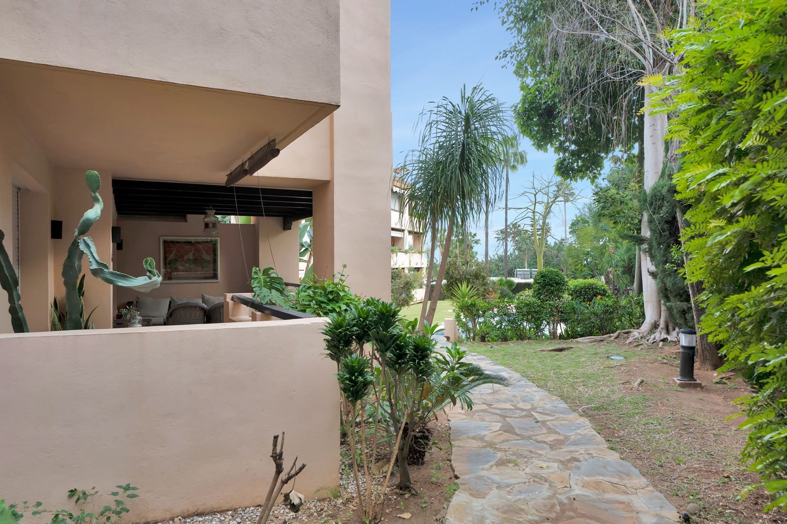 3 soveværelse Lejlighed til salg i Marbella med swimmingpool - € 750.000 (Ref: 8610038)