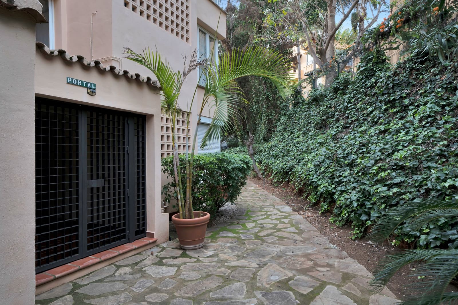 3 soveværelse Lejlighed til salg i Marbella med swimmingpool - € 750.000 (Ref: 8610038)