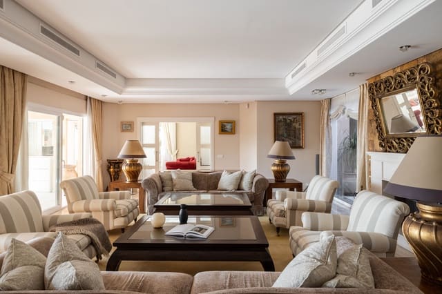 8 makuuhuone Huvila myytävänä paikassa El Velerín, Estepona mukana uima-altaan - 6 800 000 € (Ref: 8621052)