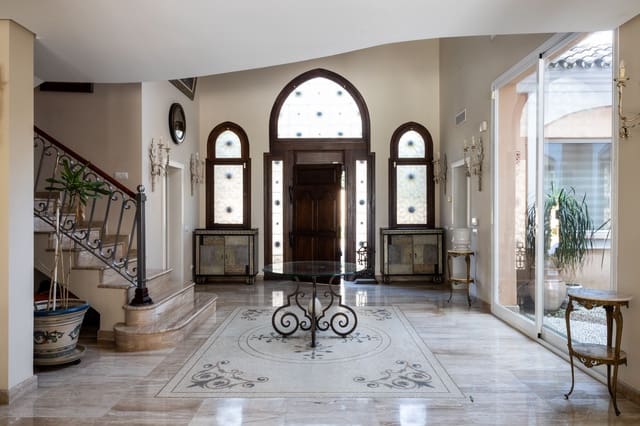 8 makuuhuone Huvila myytävänä paikassa El Velerín, Estepona mukana uima-altaan - 6 800 000 € (Ref: 8621052)