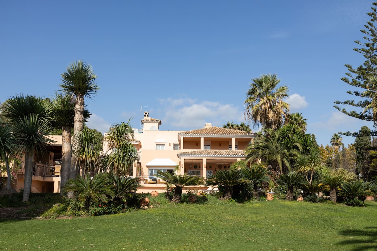 8 soverom Villa til salgs i El Velerin med svømmebasseng - € 6 800 000 (Ref: 8621052)